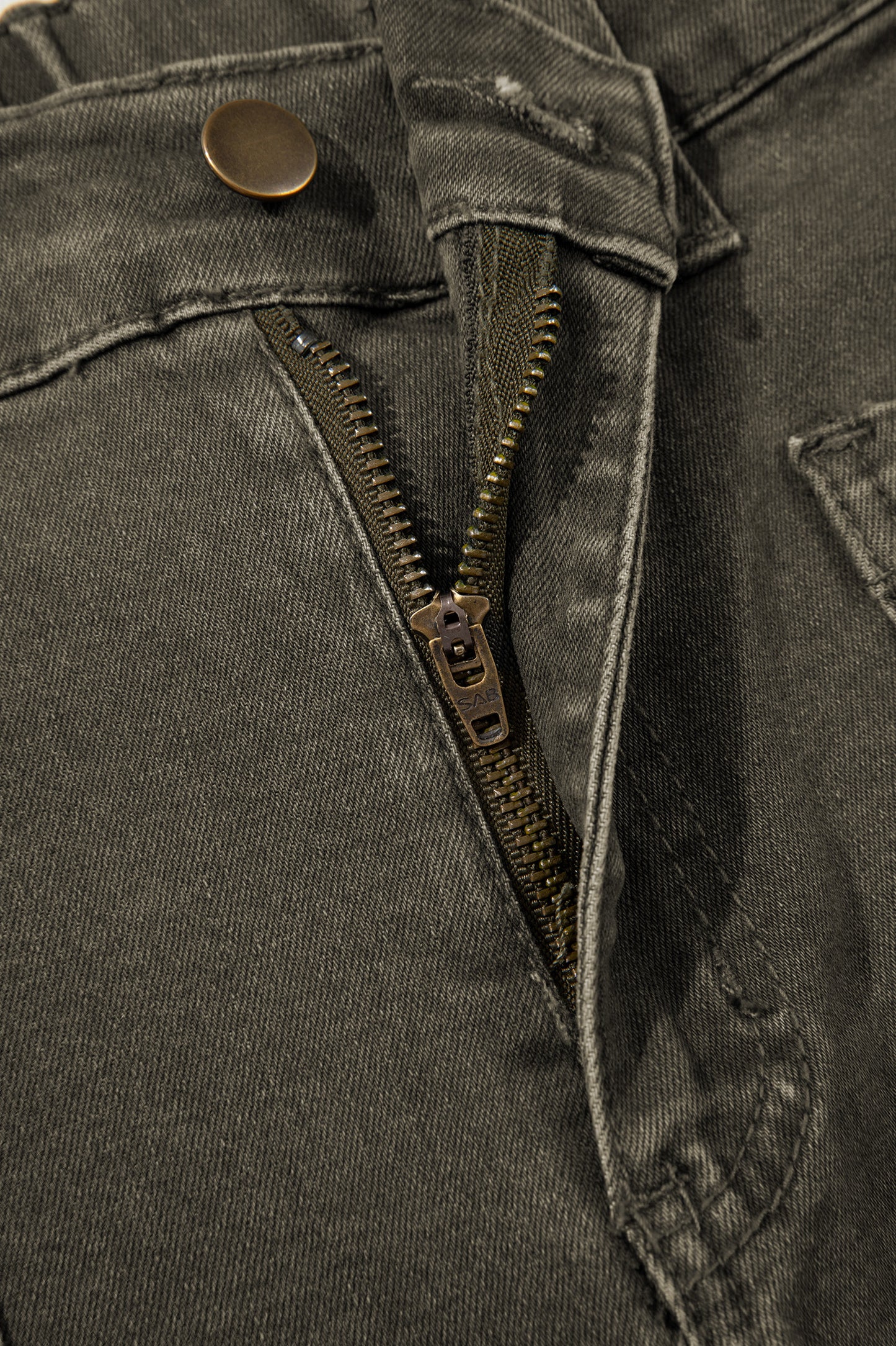 Four Leaf Clover Barrel Jeans