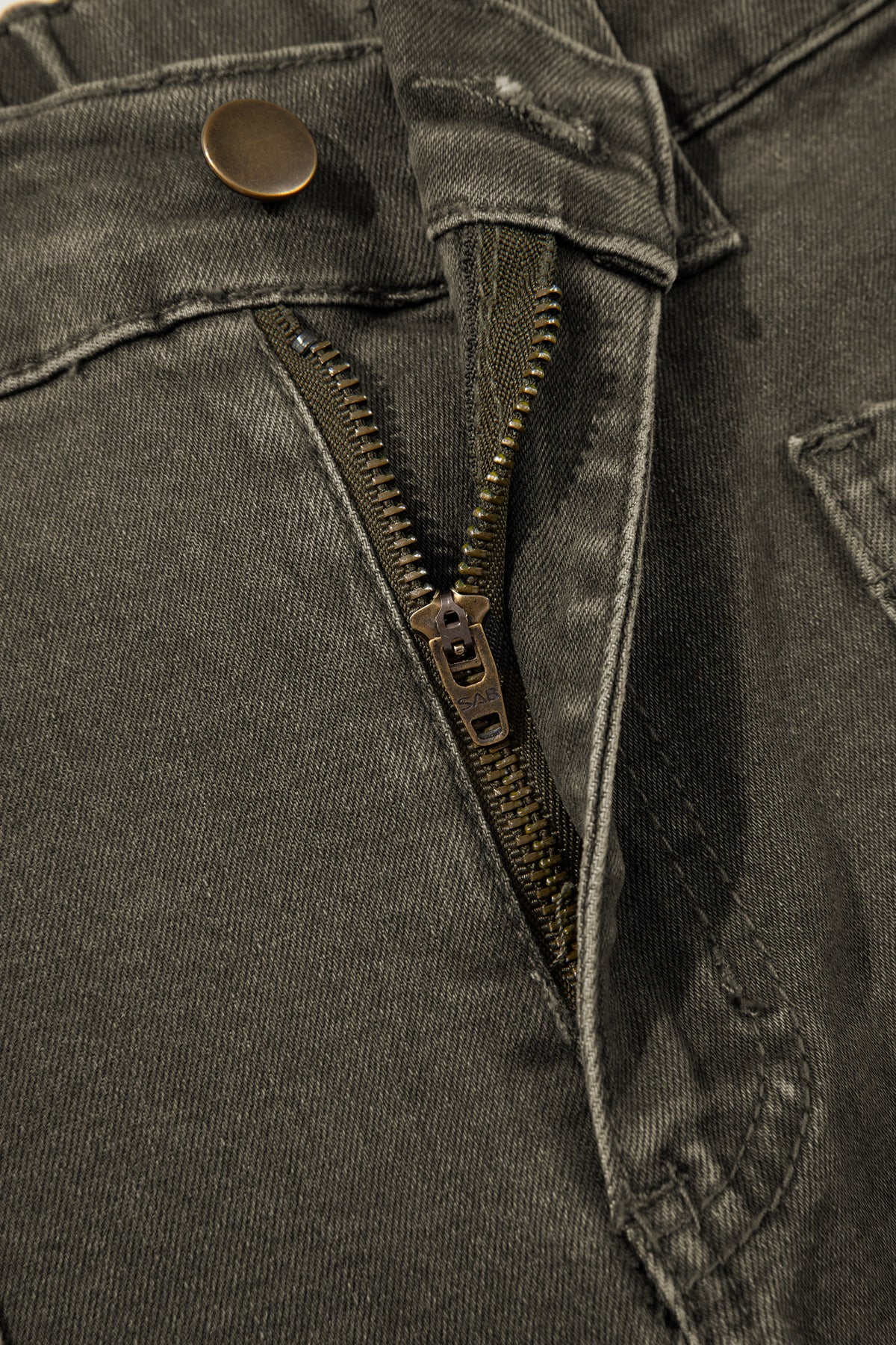 Four Leaf Clover Barrel Jeans